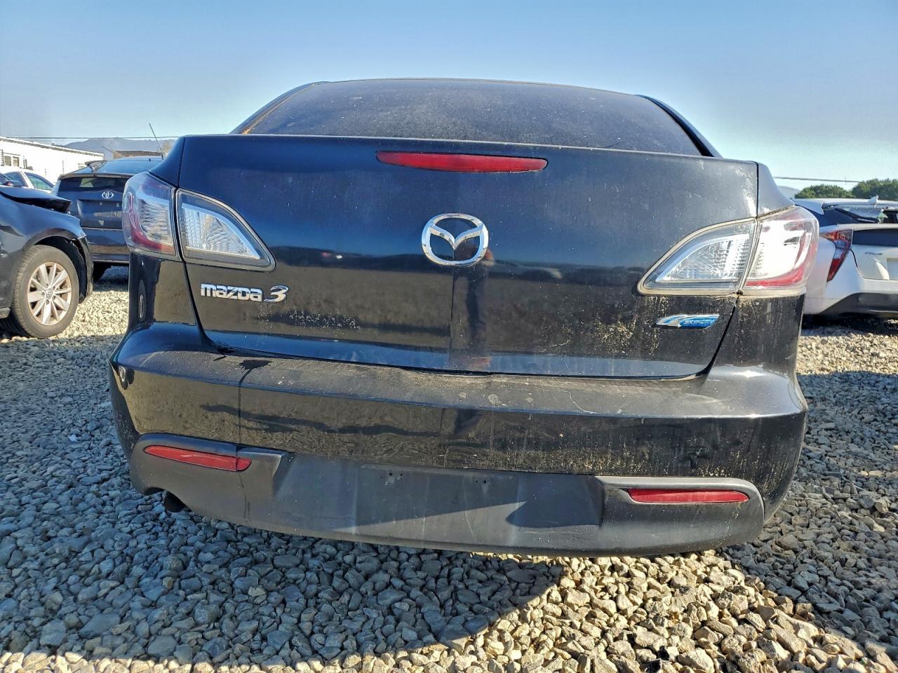 2013 Mazda 3 I