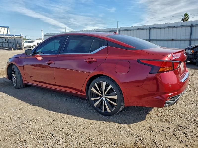 2022 Nissan Altima sr