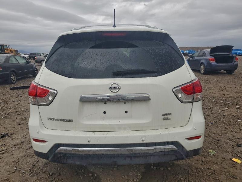 2016 Nissan Pathfinder sl