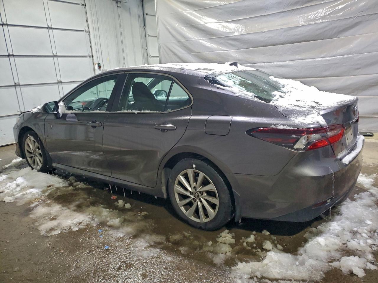 2021 Toyota Camry le