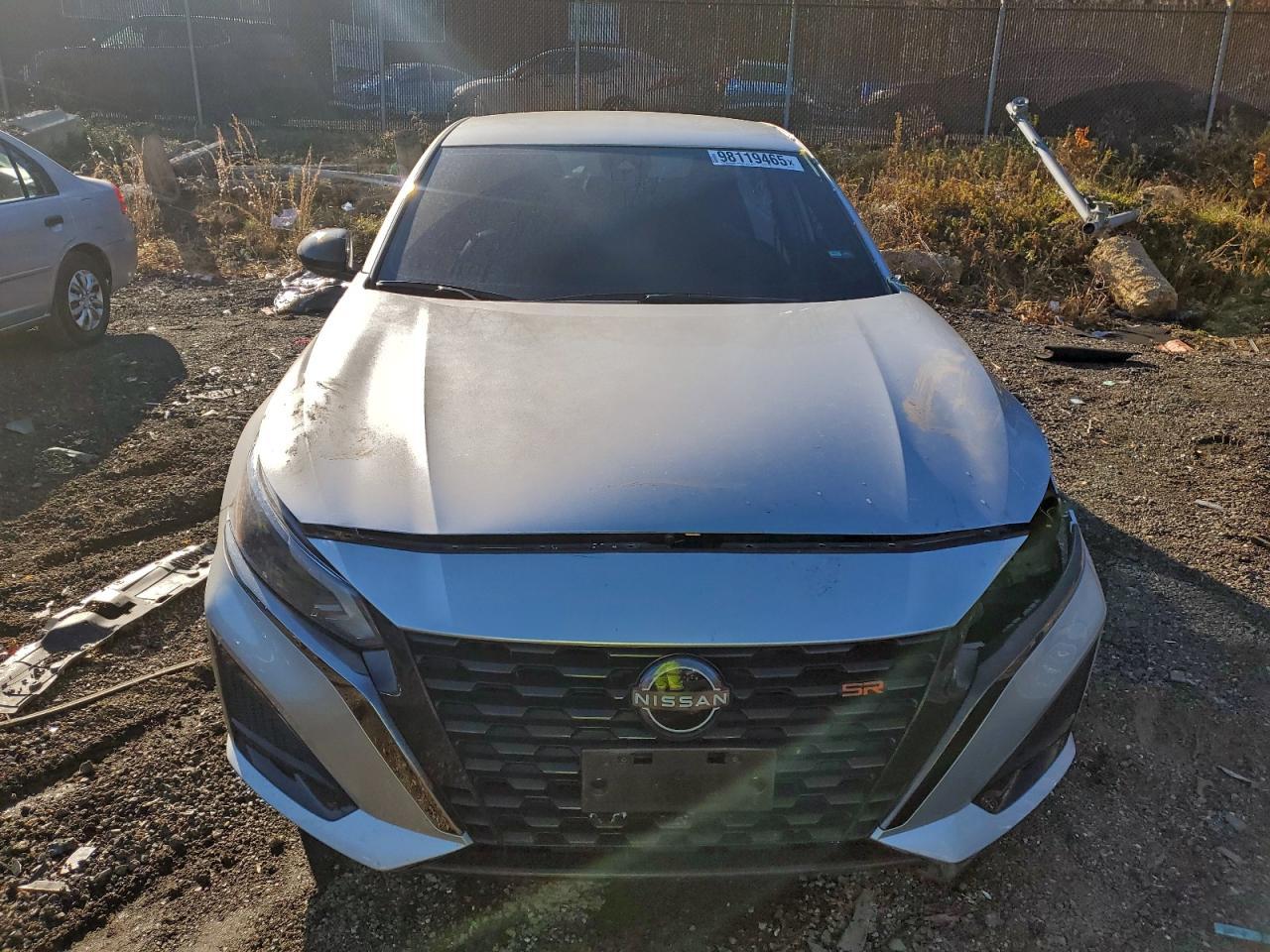 2023 Nissan Altima sr