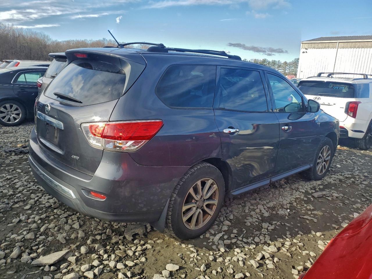2014 Nissan Pathfinder s