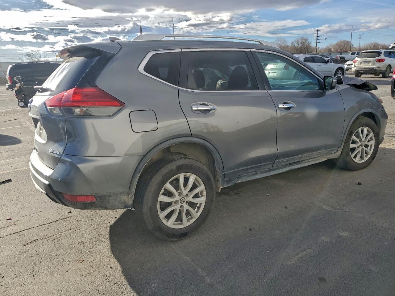 2017 Niss Rogue sv