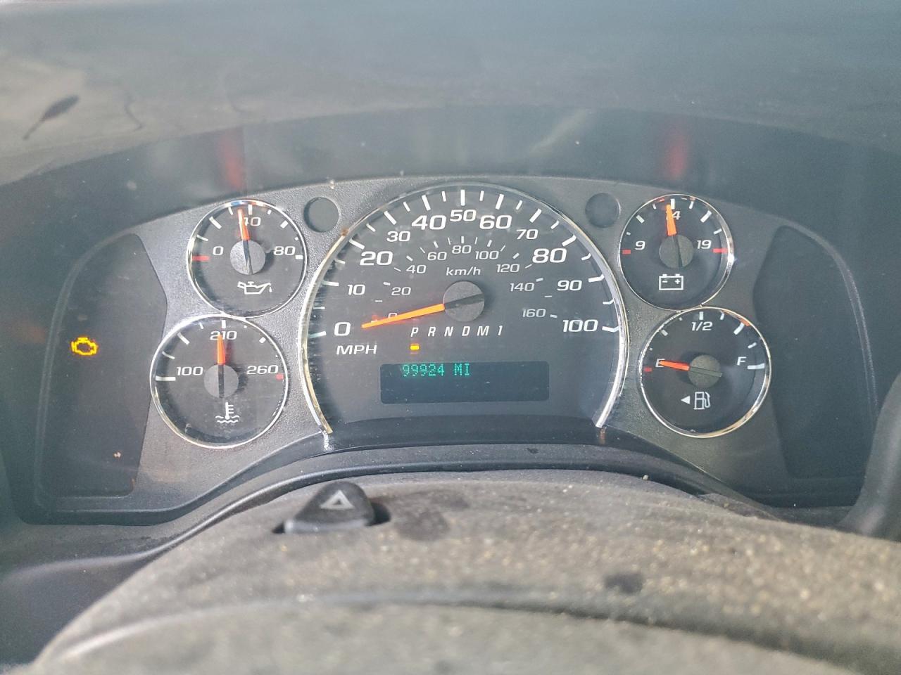 2011 Chevrolet Express G2500 Utility / Service Van