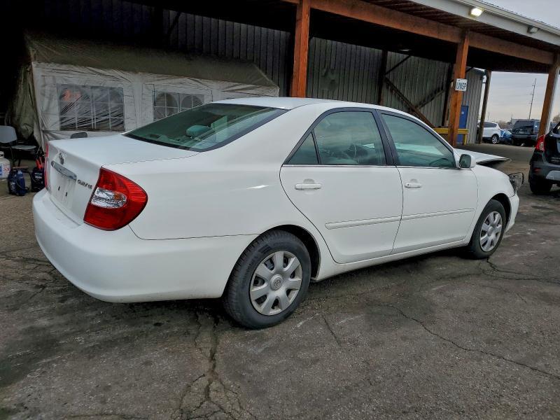 2004 Toyota Camry le