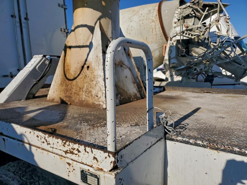 2019 Freigliner 2019 Freightliner Business Class M2 Digger Derrick