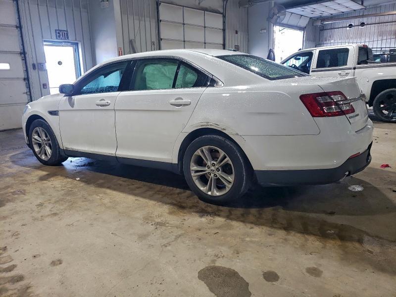 2015 Ford Taurus se