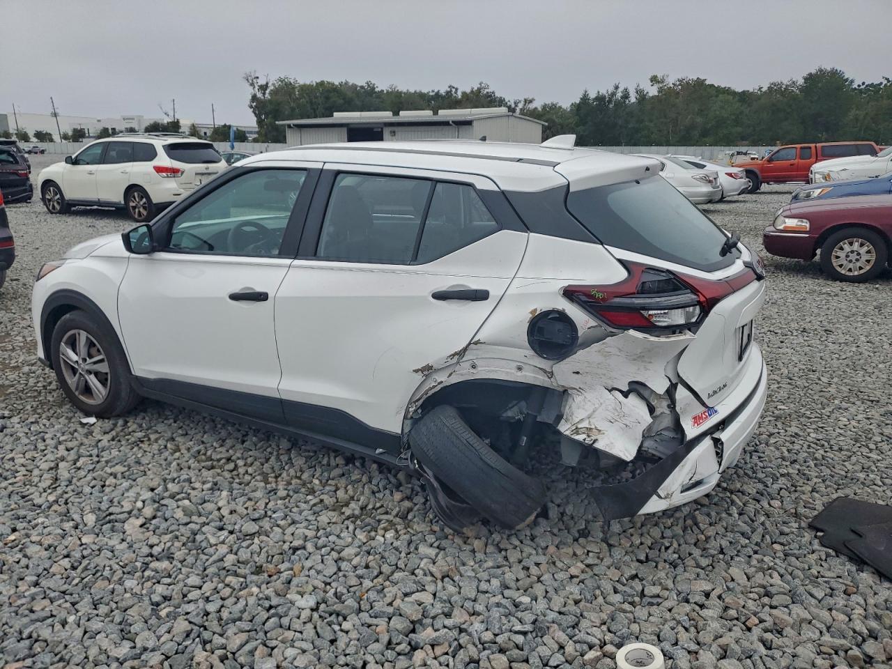2023 Nissan Kicks s