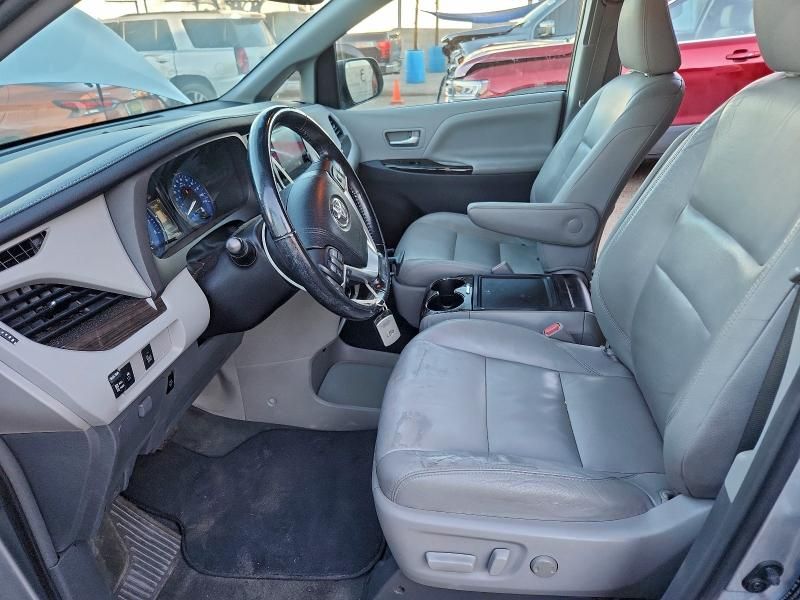 2016 Toyota Sienna xle
