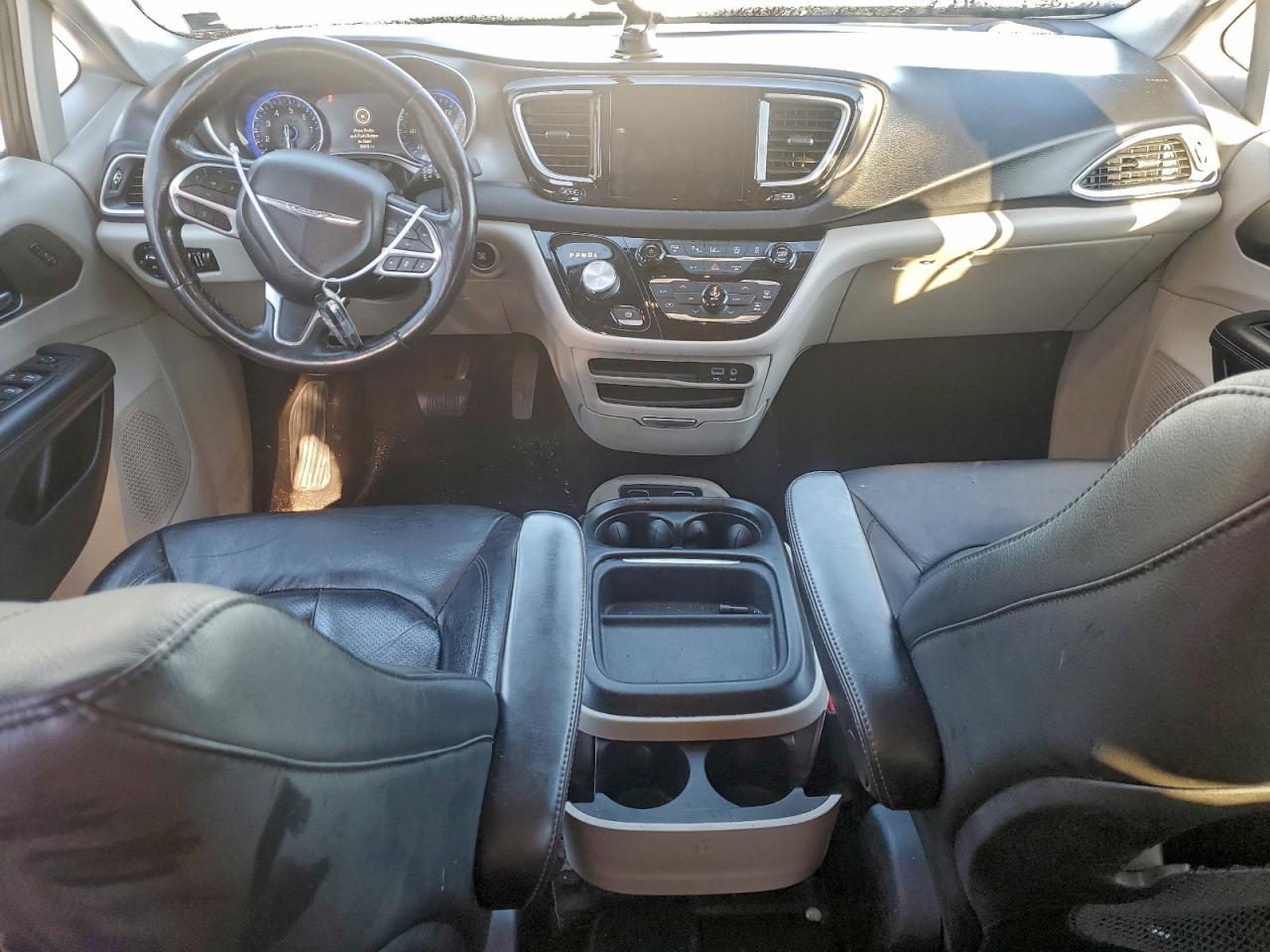 2020 Chrysler Pacifica Touring l