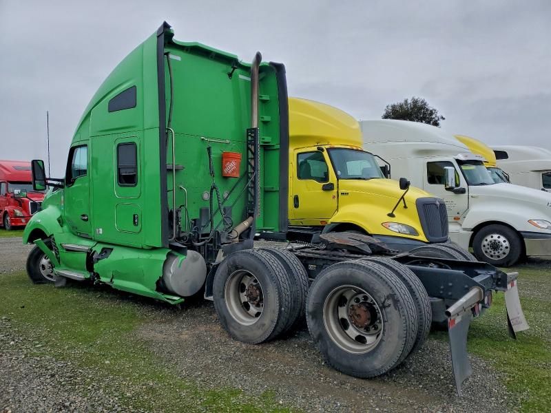 2022 Kenworth T680 Semi Truck