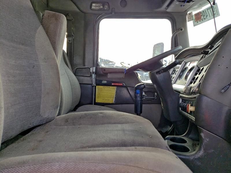 2012 Kenworth T800 ROLL-OFF Container Truck