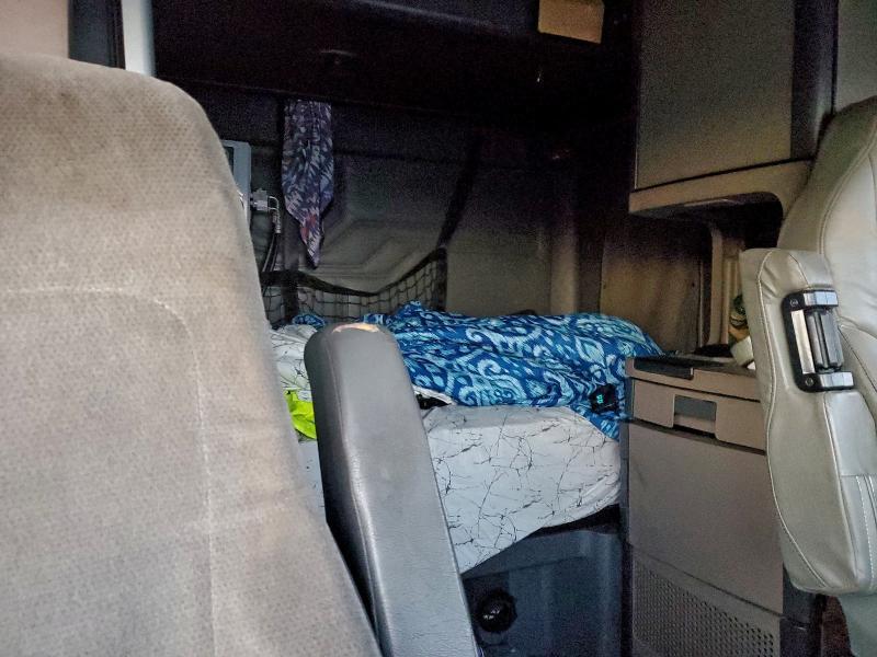 2013 Freigliner 2013 Freightliner Cascadia 125 Semi Truck