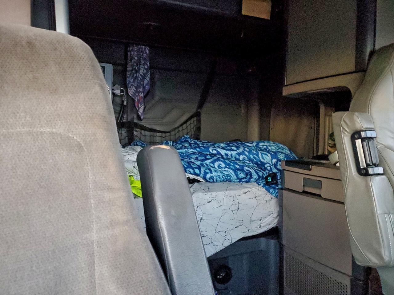 2013 Freigliner 2013 Freightliner Cascadia 125 Semi Truck