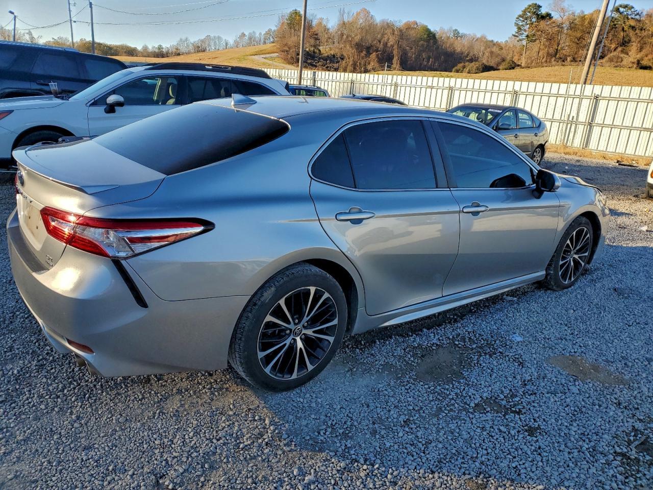 2020 Toyota Camry se
