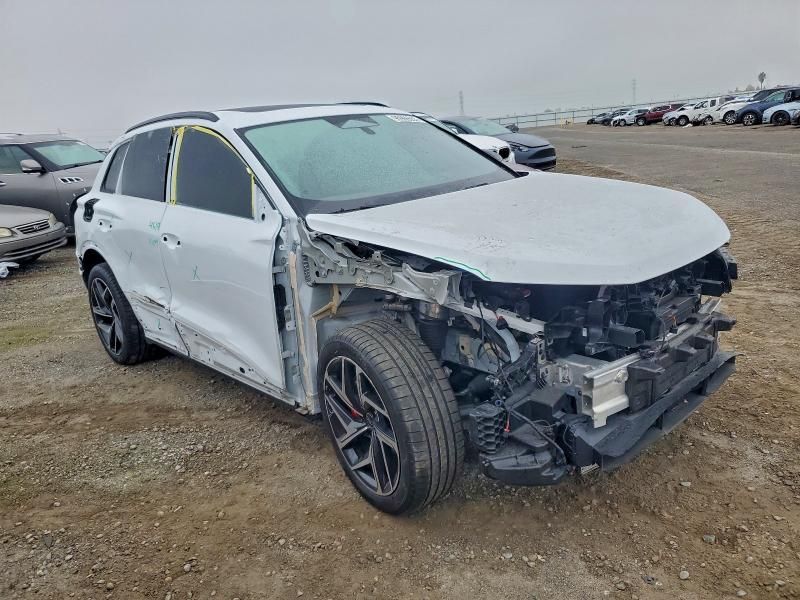 2025 Audi SQ6 E-tron Premium Plus