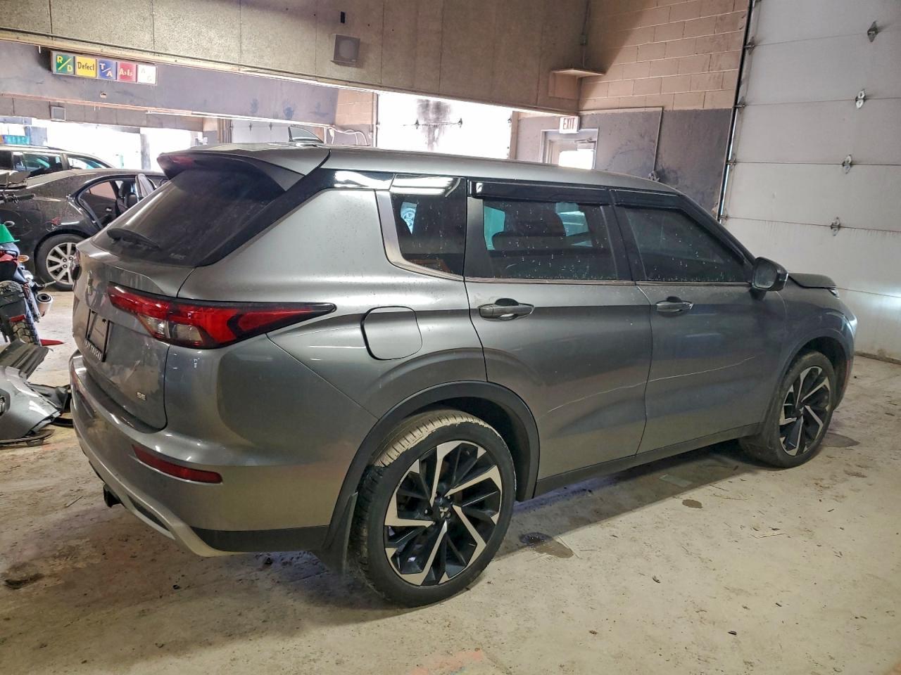 2023 Mitsubishi Outlander se