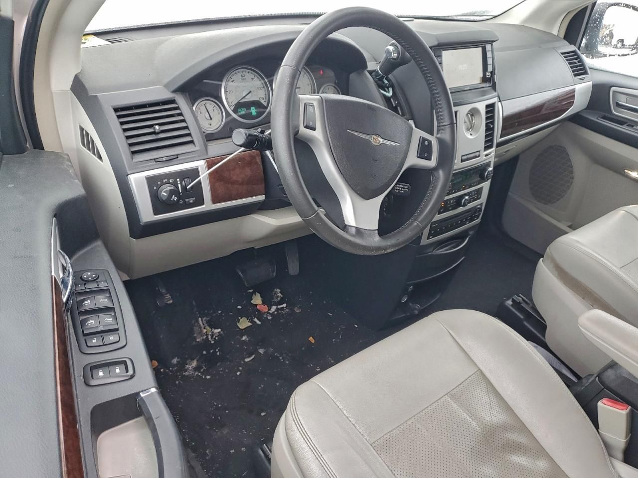 2010 Chrysler Town & Country Touring Plus