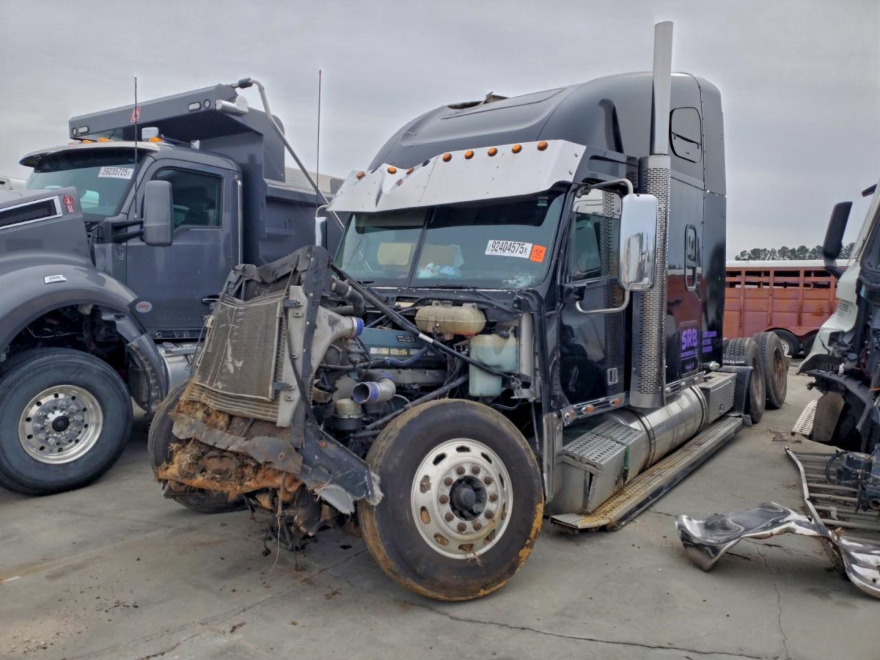 2015 Freightliner Coronado Semi Truck