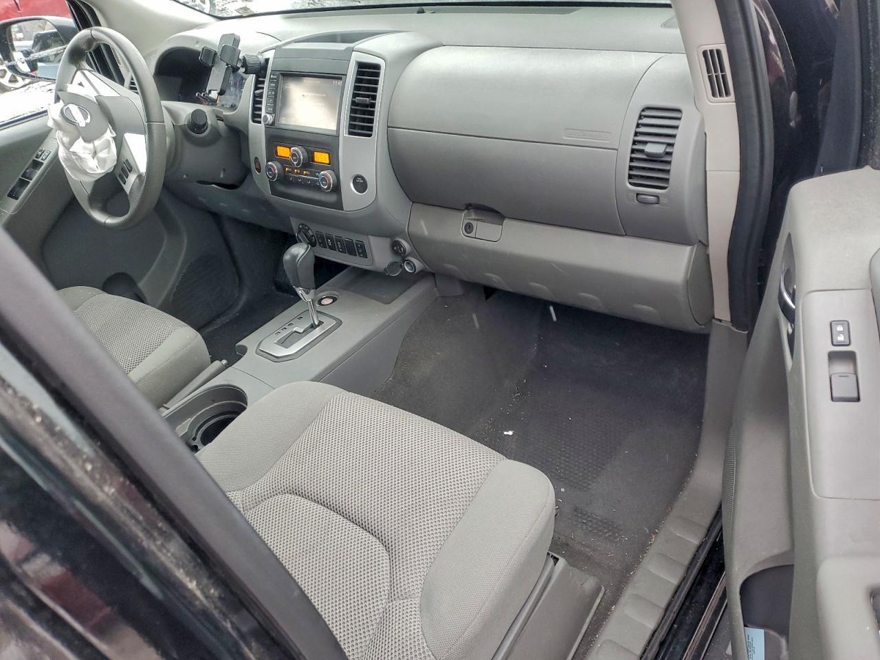 2021 Nissan Frontier s
