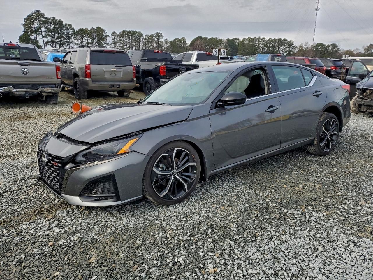 2025 Nissan Altima sr