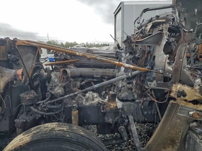 2016 Freightliner Conventional Coronado 132