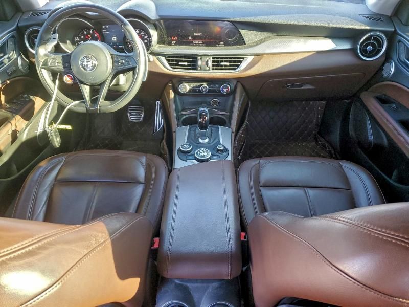 2018 Alfa Romeo Stelvio Sport