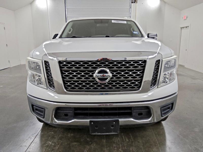 2017 Nissan Titan s