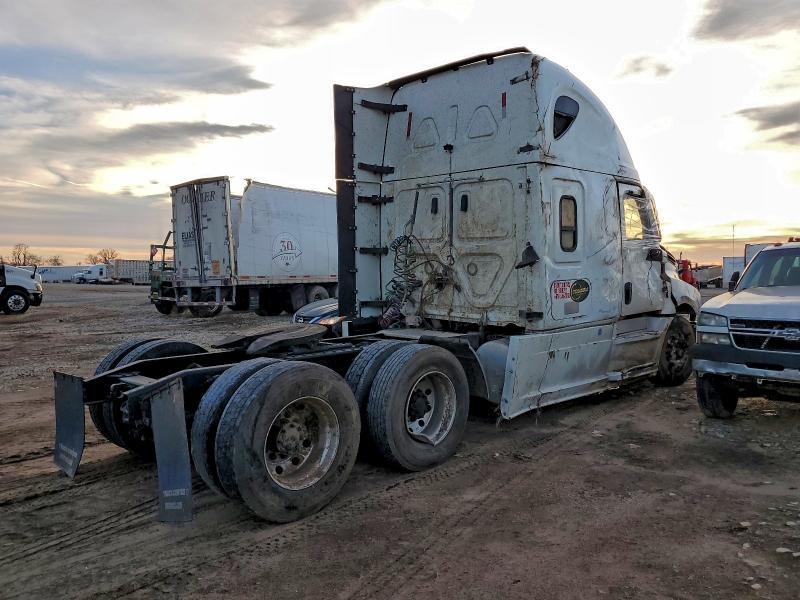 2021 Freightliner Cascadia 126
