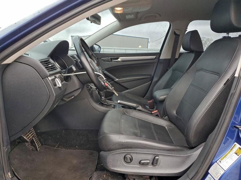 2017 Volkswagen Passat R-line