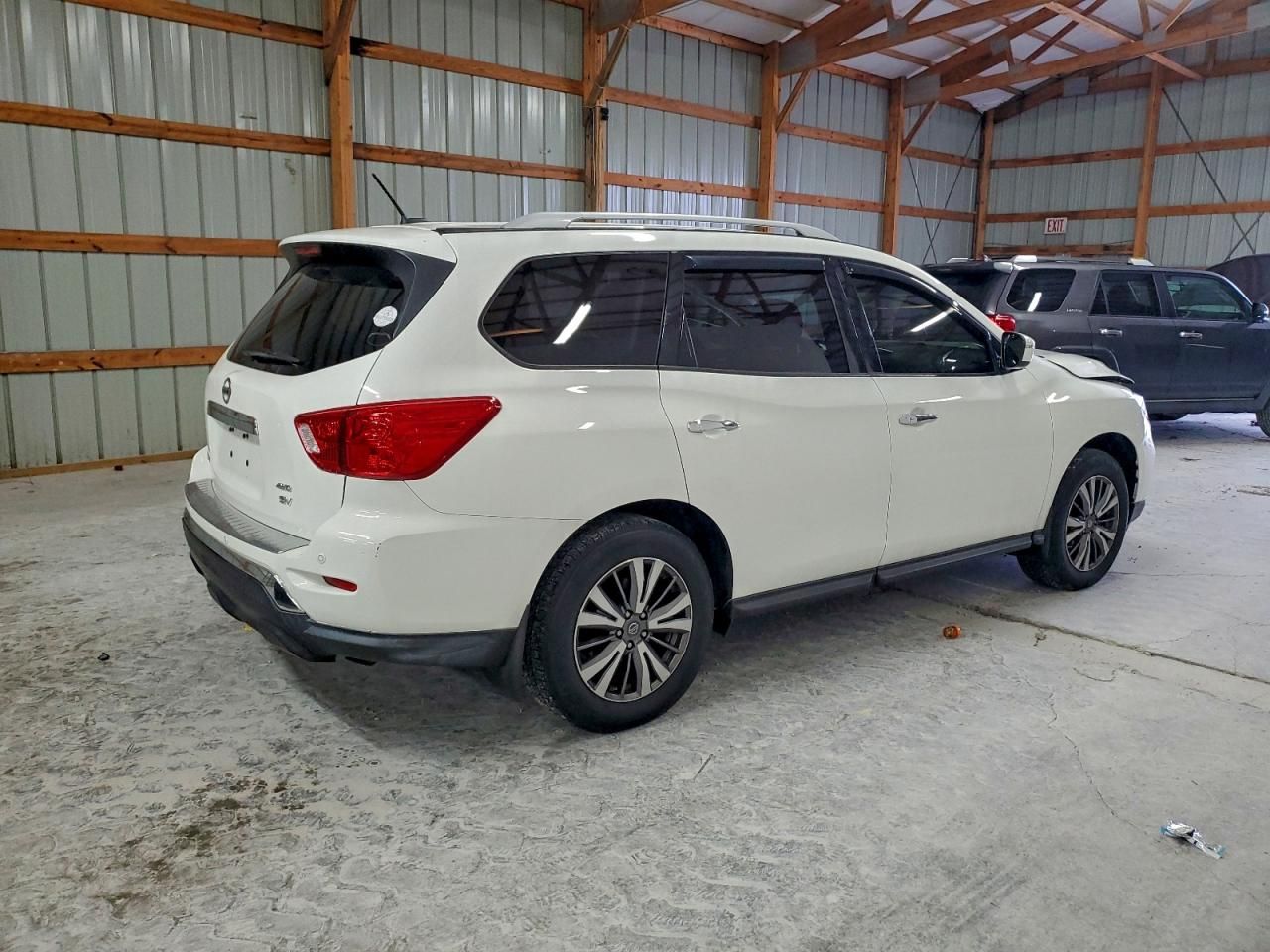 2018 Nissan Pathfinder s
