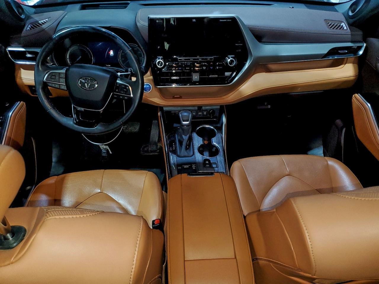 2020 Toyota Highlander Hybrid Platinum