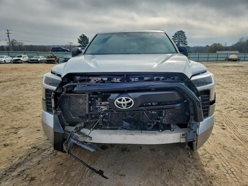 2023 Toyota Tundra Double cab sr