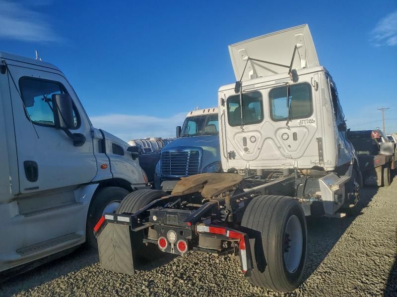 2022 Freightliner Cascadia 116 Semi Truck