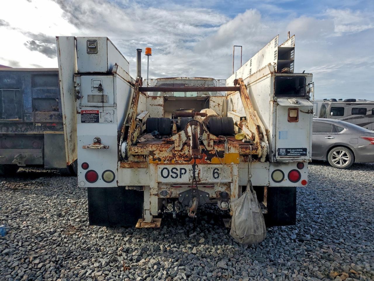 1993 Chevrolet C7500 Utility / Service Truck