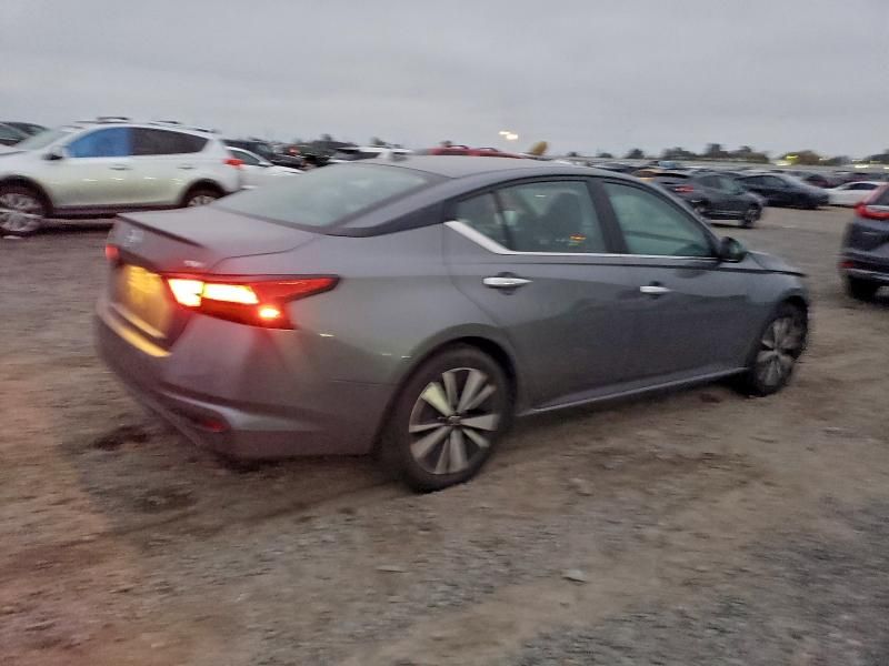 2021 Nissan Altima sv