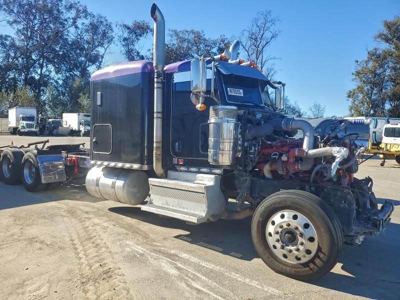2019 Peterbilt 389 Semi Truck