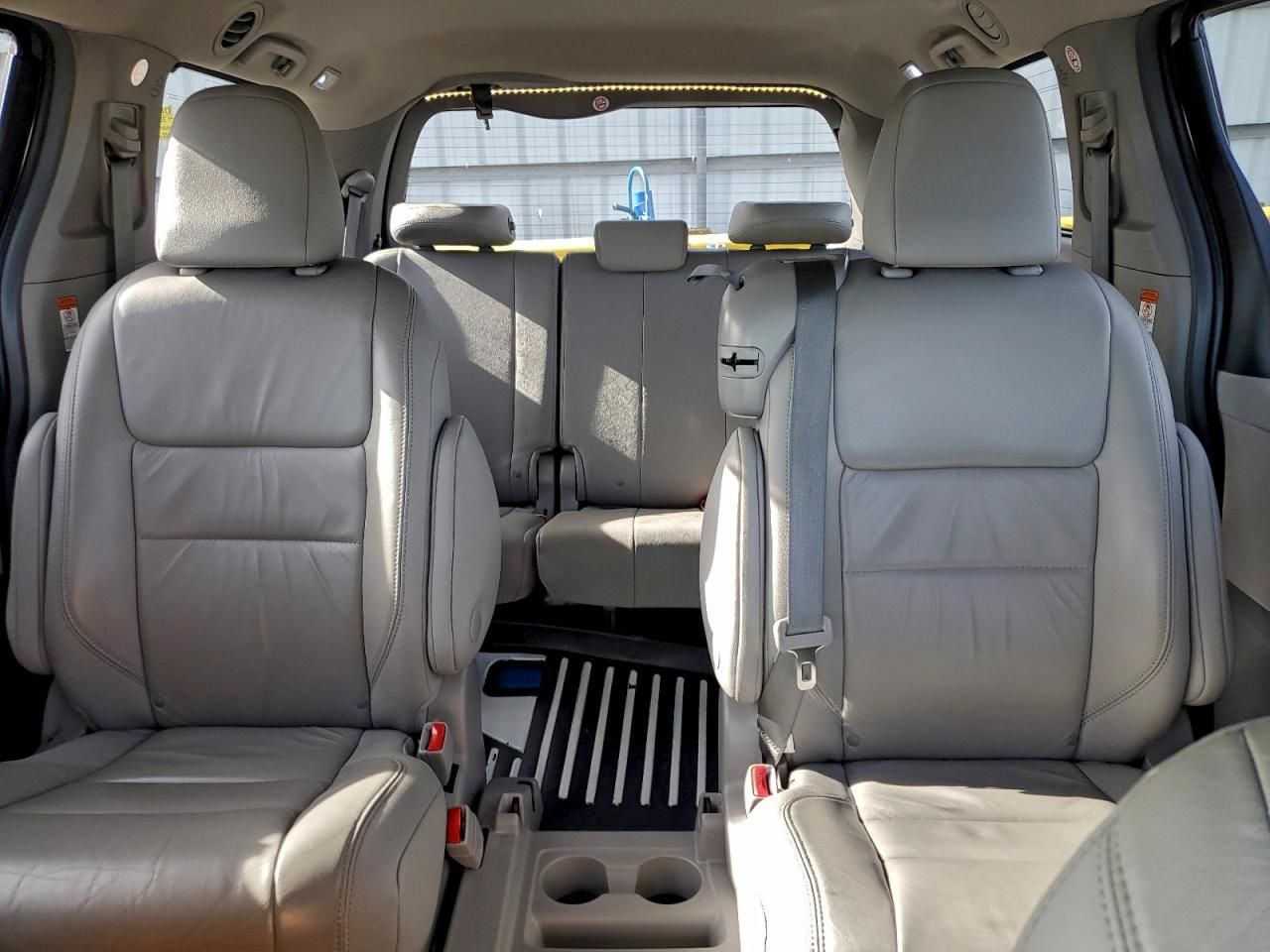 2016 Toyota Sienna xle