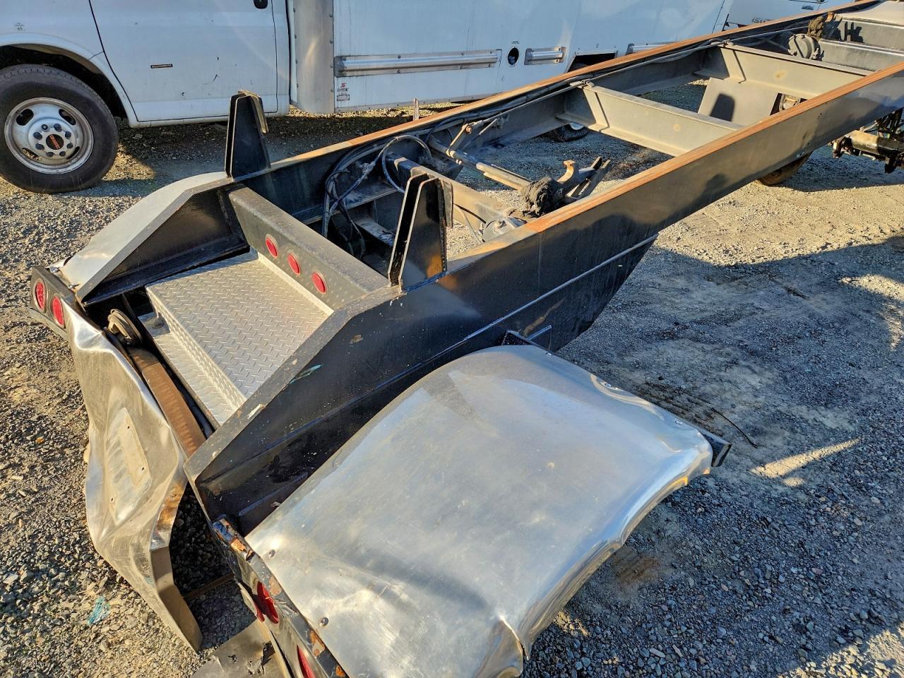 1999 Super 73 1999 Superior Trailer Works END Dump Trailer