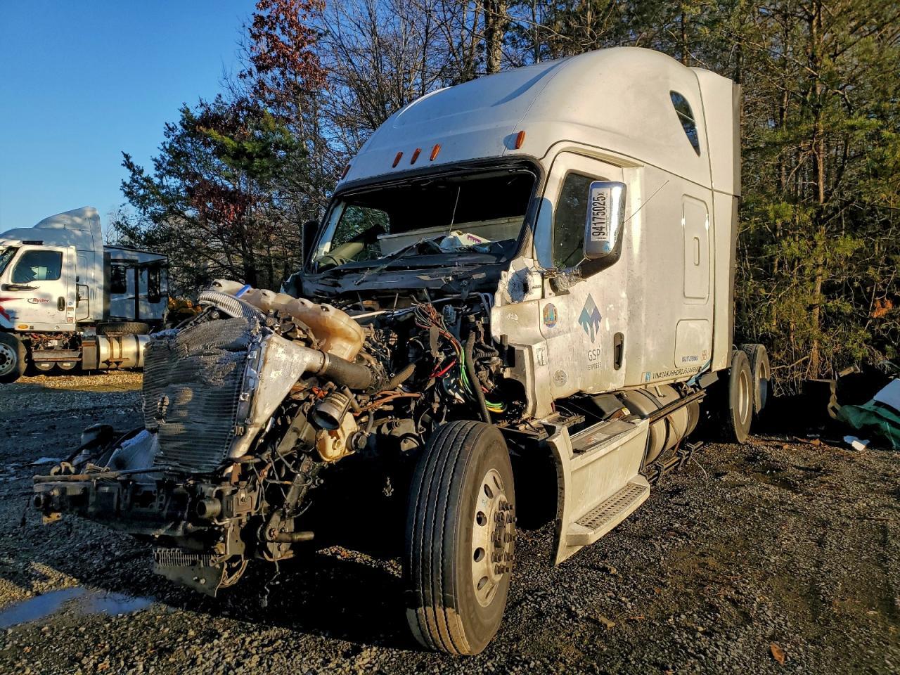 2018 Freightliner Cascadia 126 Semi Truck