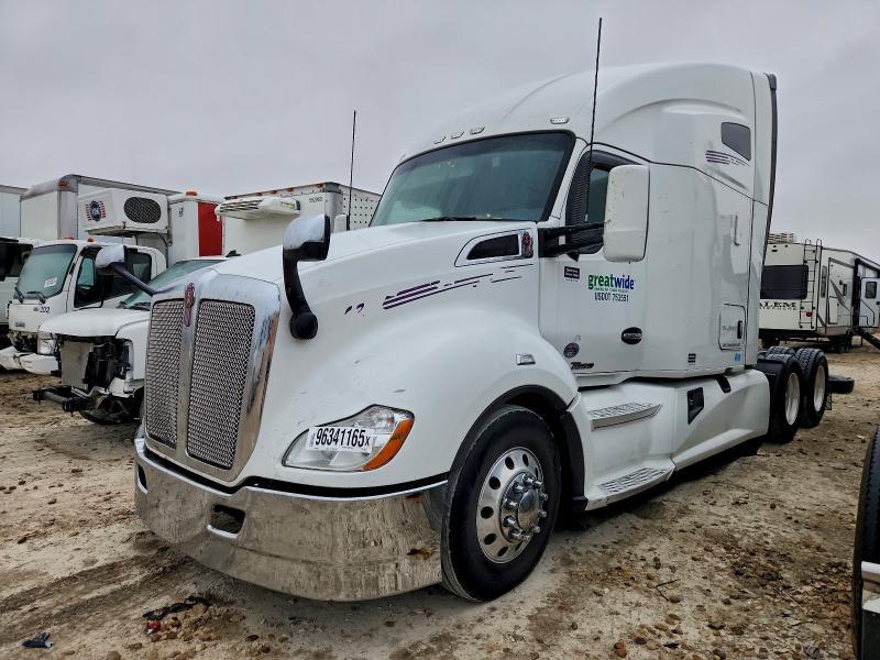 2020 Kenworth T680 Semi Truck