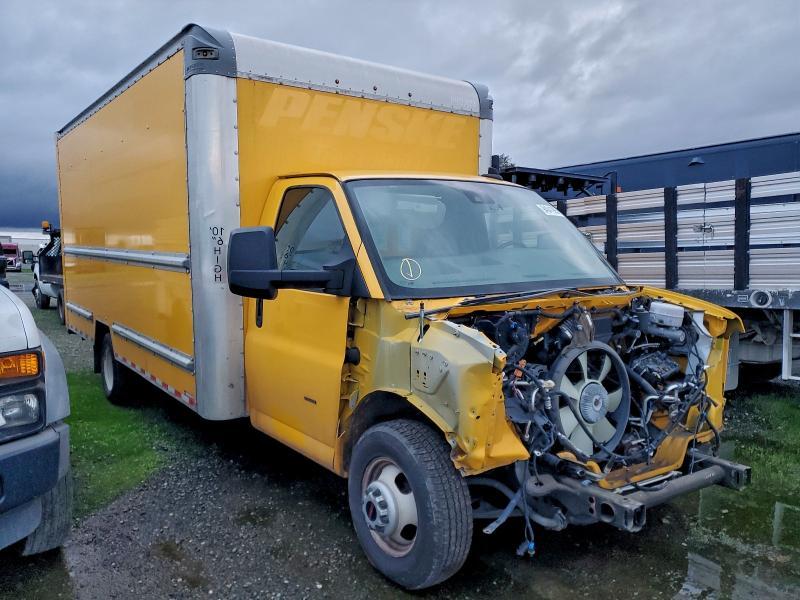2022 GMC Savana box Truck