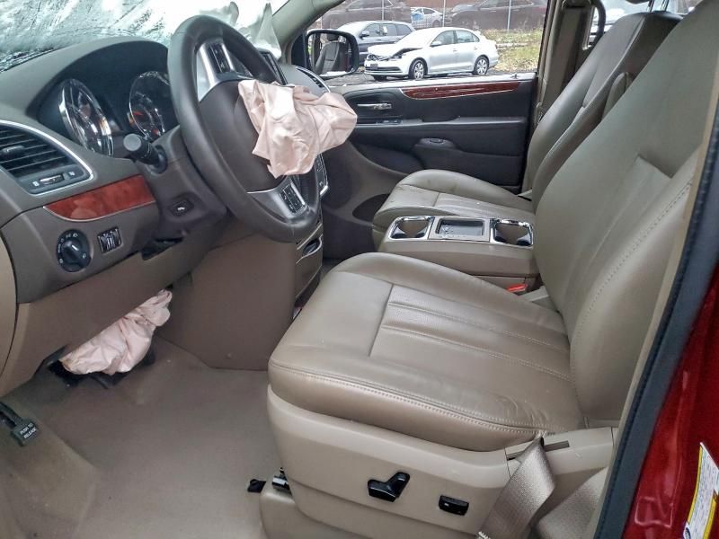 2012 Chrysler Town & Country Touring l