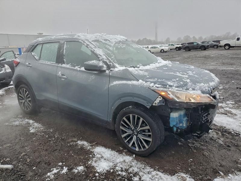 2021 Nissan Kicks sv