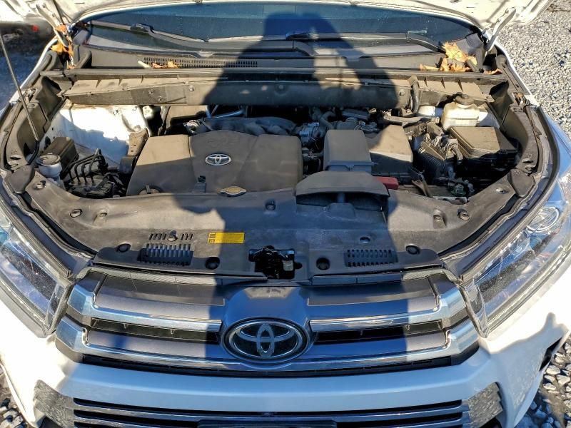 2017 Toyota Highlander Limited