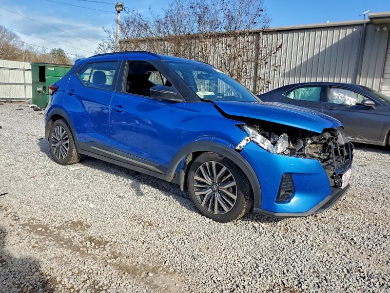 2021 Nissan Kicks sr