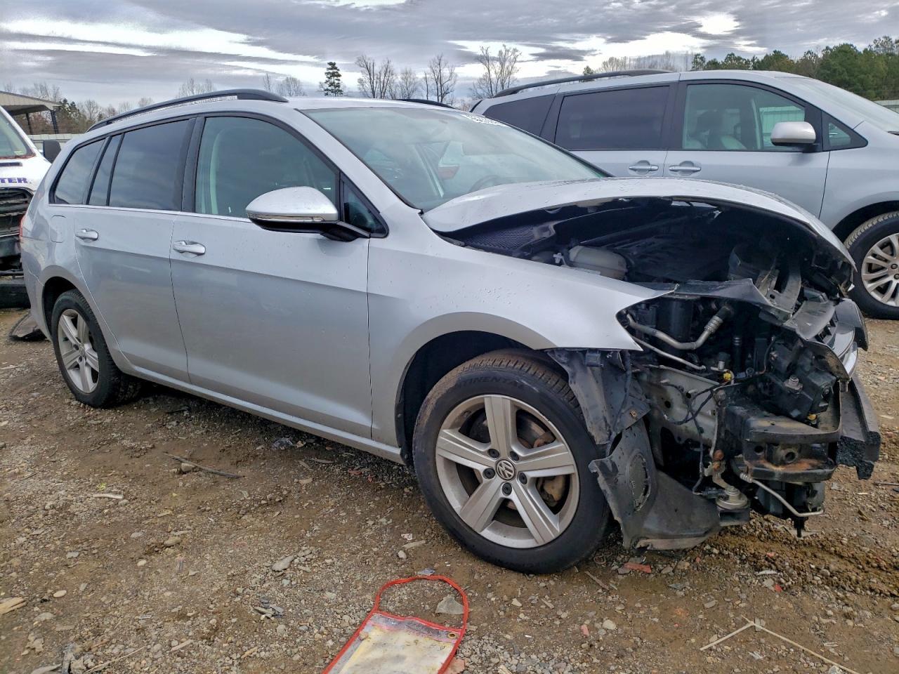 2015 Volkswagen Golf Sportwagen tdi s