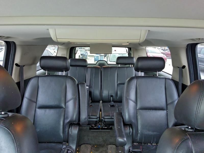 2010 GMC Yukon xl C1500 slt