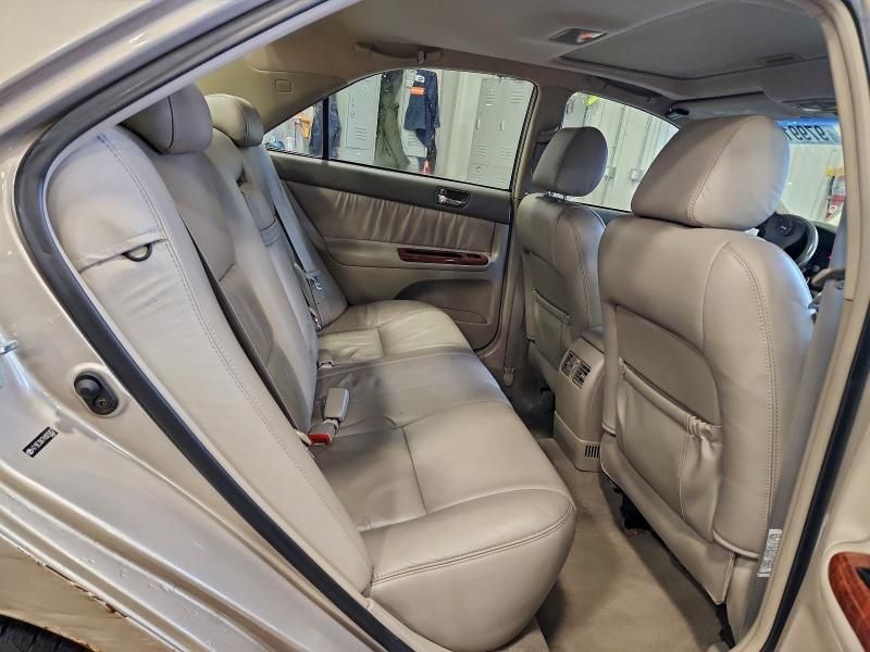 2004 Toyota Camry le