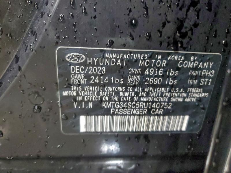 2024 Genesis G70 Base